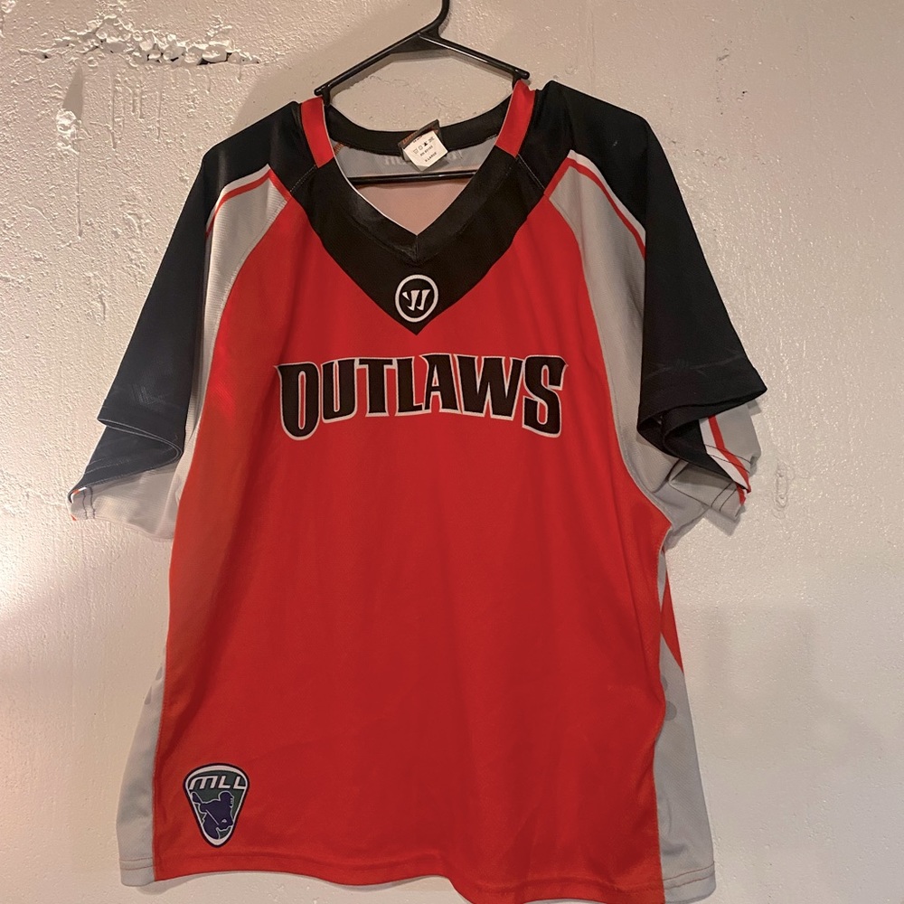 Men’s x large outlaws Jersey